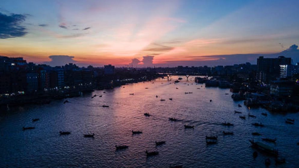 ঢাকায় আজ রাতে বৃষ্টির সম্ভাবনা নেই, আকাশ আংশিক মেঘাচ্ছন্ন