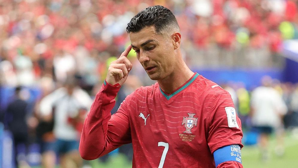 রোনালদোকে এক মাসের নিষেধাজ্ঞা দিল পর্তুগিজ ফুটবল ফেডারেশন