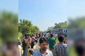 কুমিল্লায় 'কর্ণফুলী এক্সপ্রেস' ট্রেনের লাইনচ্যুতির ঘটনা