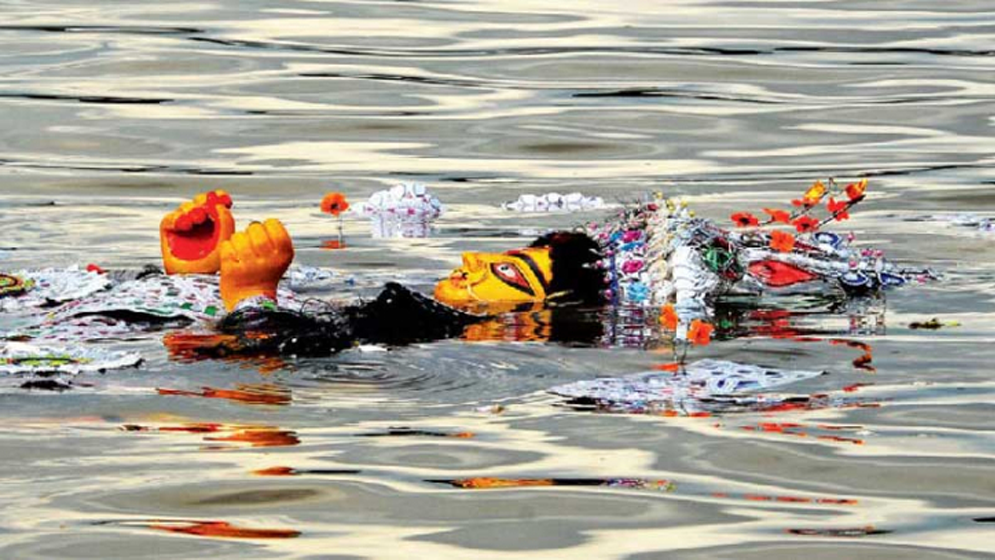 রাজধানীতে ৩৩ পয়েন্টে প্রতিমা বিসর্জন, নিরাপত্তায় ১৬ হাজার পুলিশ মোতায়েন