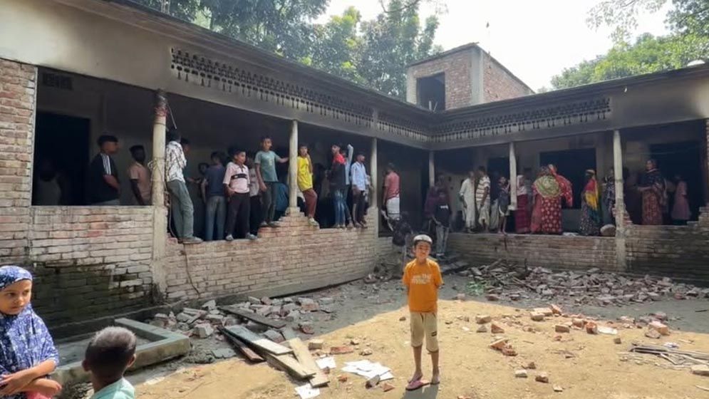 পাবনায় শিশু শিক্ষার্থীকে ধর্ষণচেষ্টার অভিযোগে মাদরাসা পরিচালক আটক