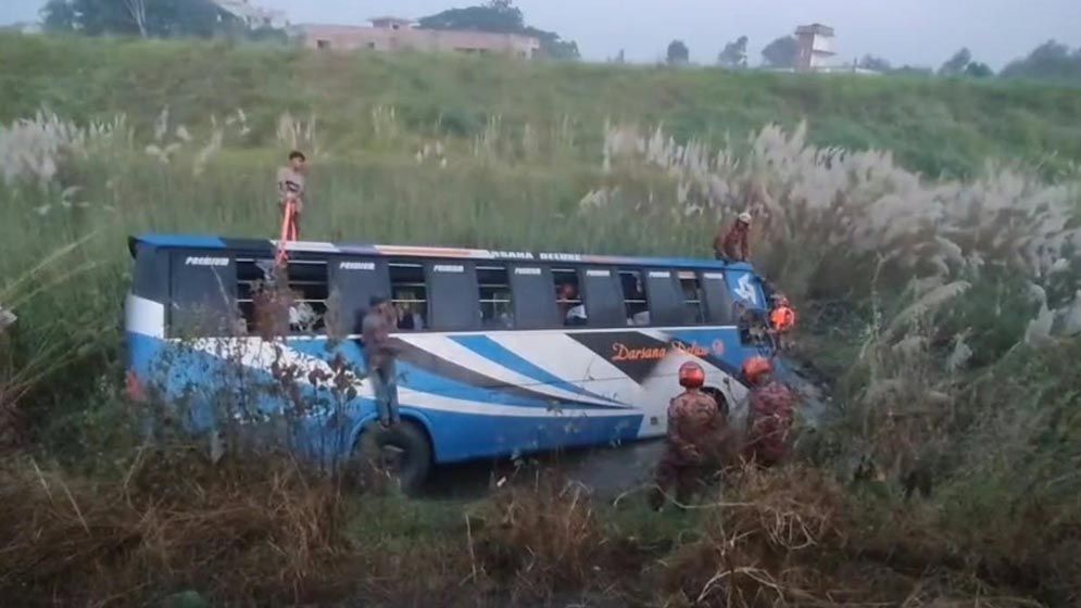 মুন্সিগঞ্জে বাস দুর্ঘটনায় নিহত ৩, আহত ১৬