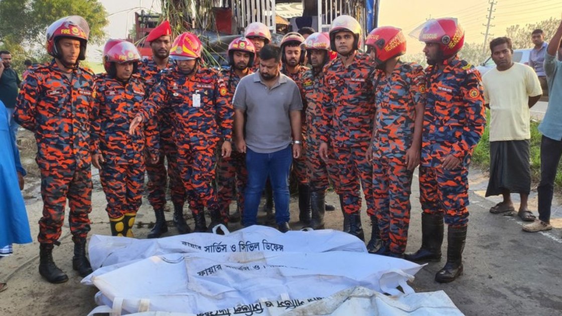 ঢাকা-মাওয়া এক্সপ্রেসওয়েতে বাস দুর্ঘটনায় নিহত ৩, আহত ১৬