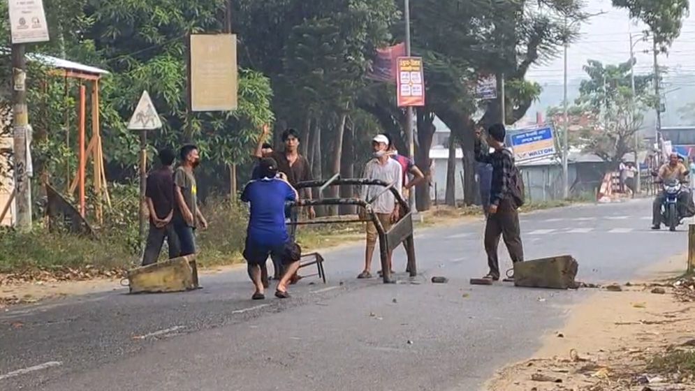 রাঙ্গামাটি ও খাগড়াছড়িতে আধাবেলা অবরোধ শেষ, যান চলাচল স্বাভাবিক হচ্ছে