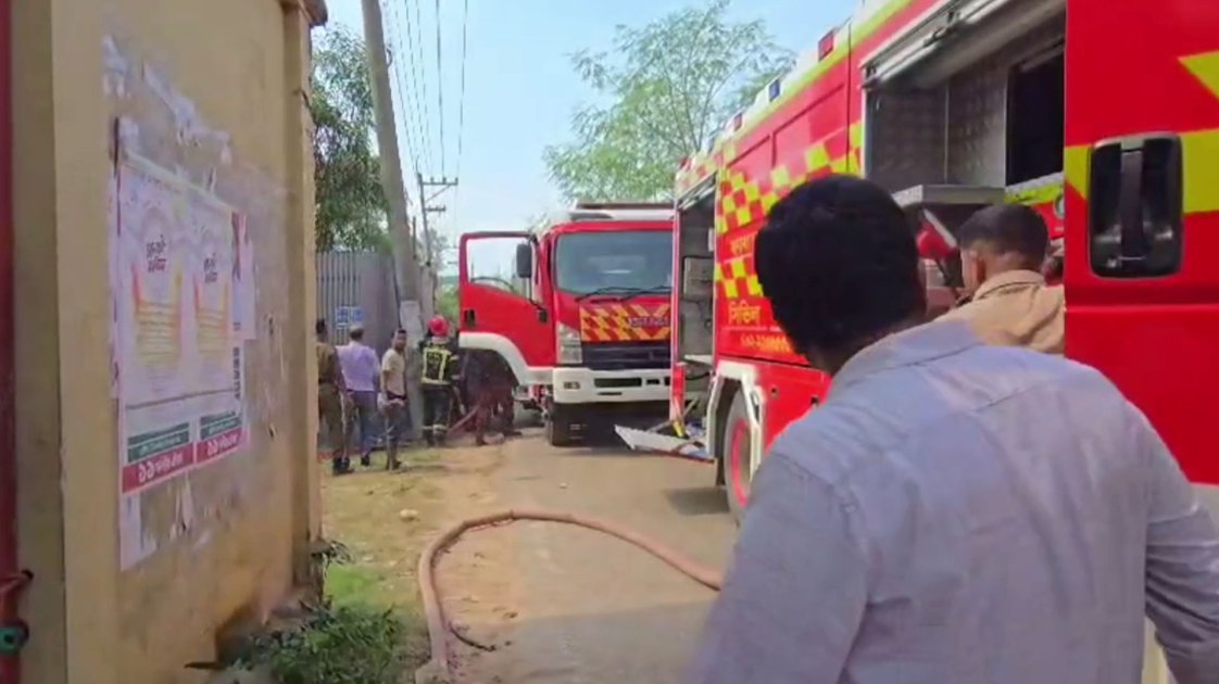 গাজীপুরে সুতার কারখানায় আগুন, ৪ ঘণ্টা পর নিয়ন্ত্রণে