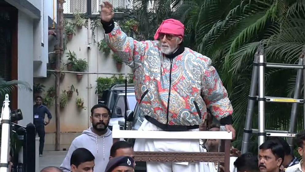বোমা হুমকির পর ভক্তদের সামনে এলেন অমিতাভ বচ্চন