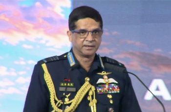 বিমান চলাচলে প্রযুক্তির অগ্রগতি ও নিরাপত্তা ঝুঁকি