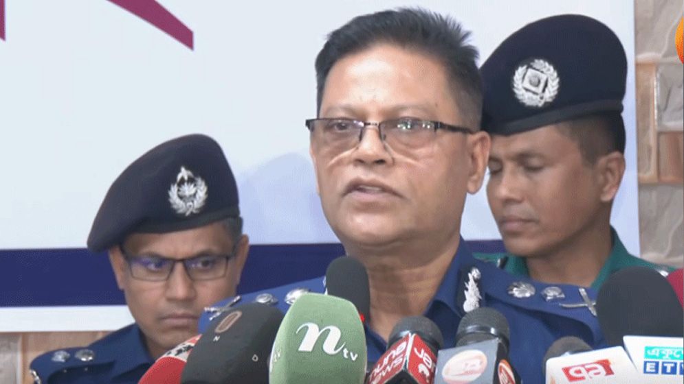 আইজিপি: সরকার অনুমোদন দিলে ক্রসফায়ারে পিছপা হবে না পুলিশ