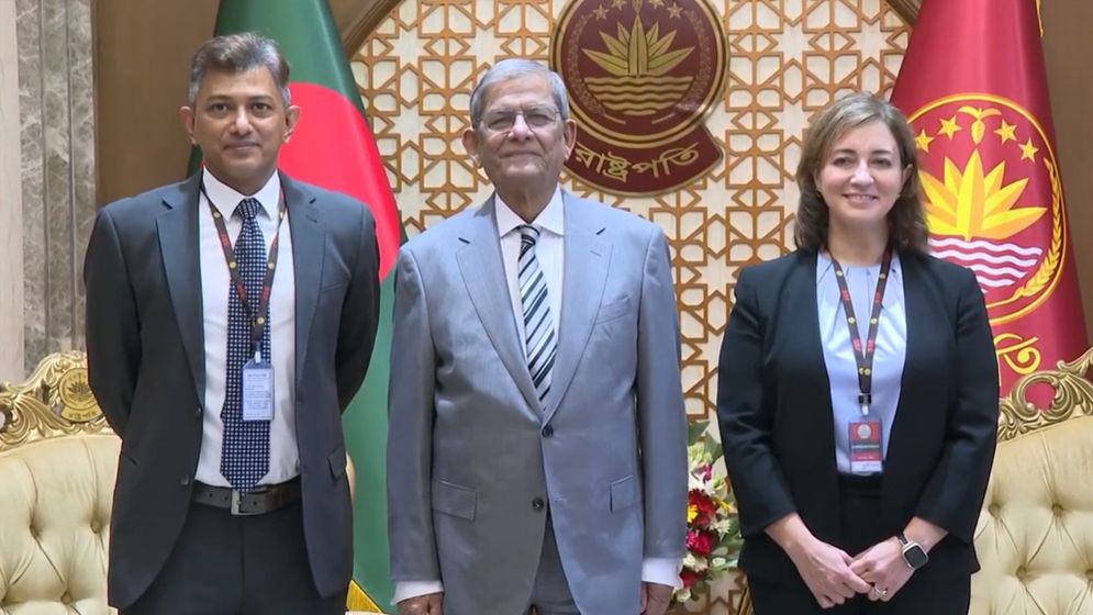রাষ্ট্রপতির সঙ্গে উইনরক ইন্টারন্যাশনালের প্রেসিডেন্টের সাক্ষাৎ