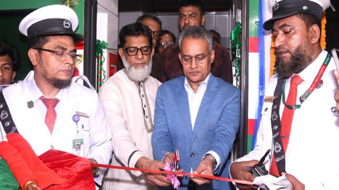 ঢাকা-চট্টগ্রাম রুটের মহানগর এক্সপ্রেস কক্সবাজারে যাত্রা শুরু