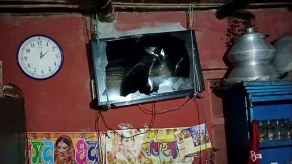 পীরগঞ্জে ধর্মীয় অবমাননার অভিযোগে যুবকের বাড়ি ভাঙচুর