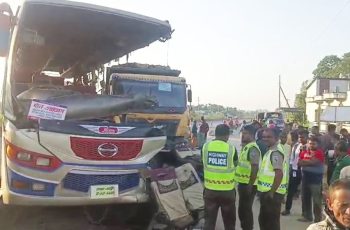রংপুরে কোচের ধাক্কায় নিহত ৩, আহত ১৮