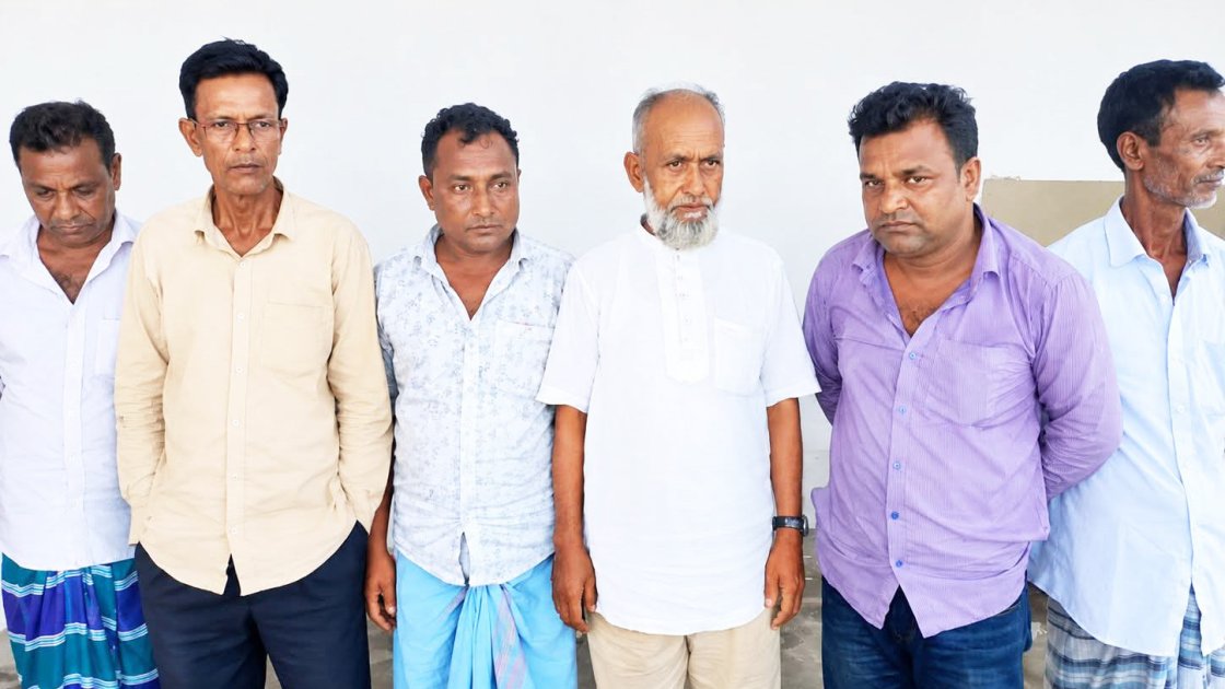 নেত্রকোণায় জুয়ার আসর থেকে দুই ইউপি সদস্যসহ ৬ জন আটক