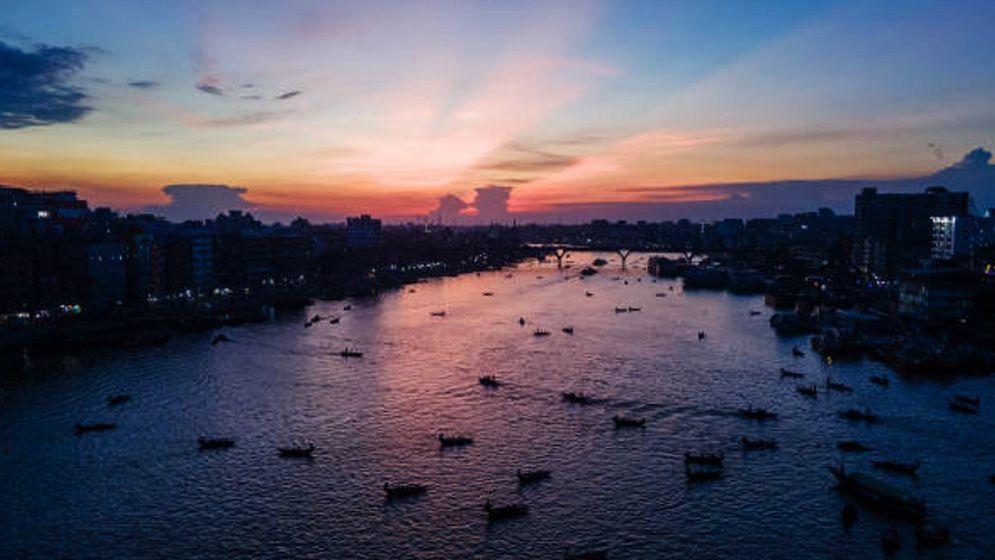ঢাকায় আজ রাতে বজ্রসহ বৃষ্টির সম্ভাবনা