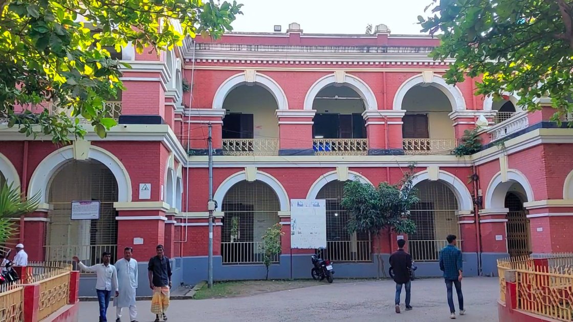 পাবনায় গ্রামীণ ব্যাংকের সাবেক কর্মকর্তার ৫ বছরের কারাদণ্ড