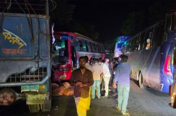 চট্টগ্রাম-কক্সবাজার মহাসড়কে বাস-প্রাইভেটকার সংঘর্ষে নিহত ২