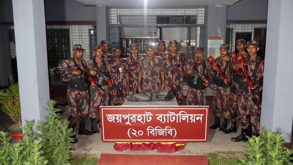 জয়পুরহাটে ৮৫ কেজির কষ্টিপাথরের মূর্তি উদ্ধার