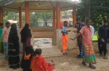 মুন্সিগঞ্জে বাবা-মেয়েকে কুপিয়ে হত্যার অভিযোগ, শিশুর মৃত্যু