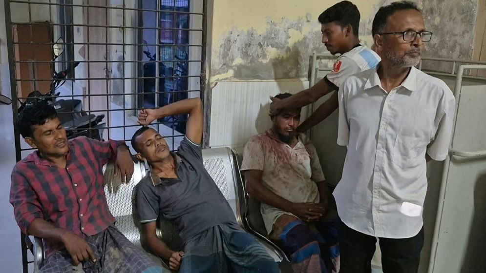 ঝিনাইদহে সারের কার্ড ভাগাভাগিতে সংঘর্ষ, আহত ১২