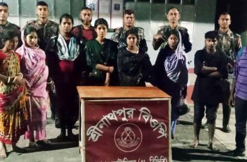 ঝিনাইদহ সীমান্তে ৩ ভারতীয় নাগরিকসহ ৯ জন আটক
