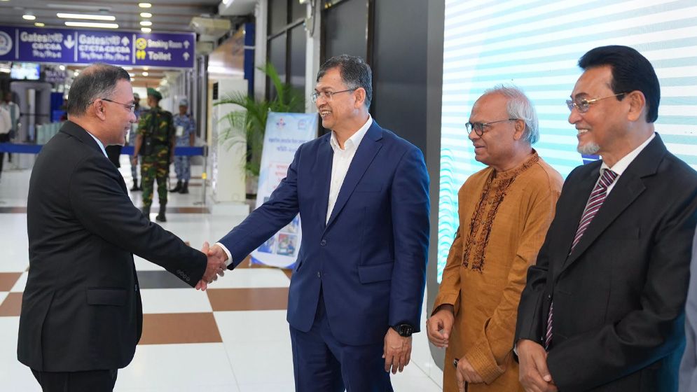 জাপান সফর শেষে দেশে ফিরেছেন প্রধানমন্ত্রী, ঐতিহাসিক অর্জন দাবি রিজভীর